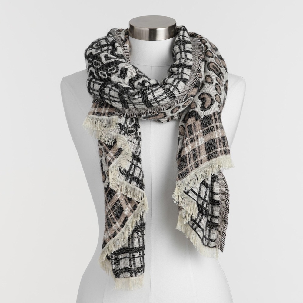 Elegant Black and Cream Patterned Scarf